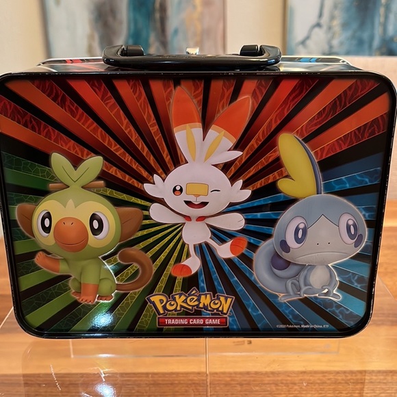 Pokémon TCG: Collectors Chest Tin Trading Card - Picture 6 of 13